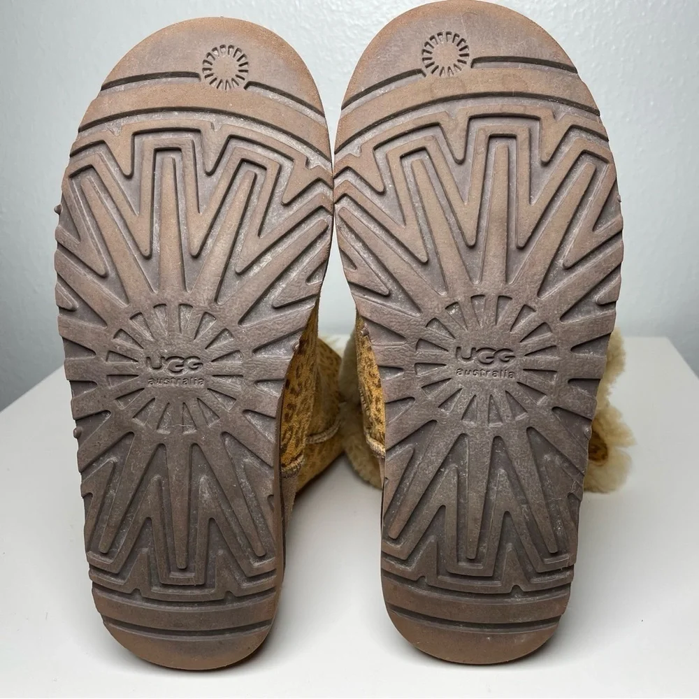 UGG Australia Bailey Button Leopard Print Sheepskin Boots Women’s Size 7